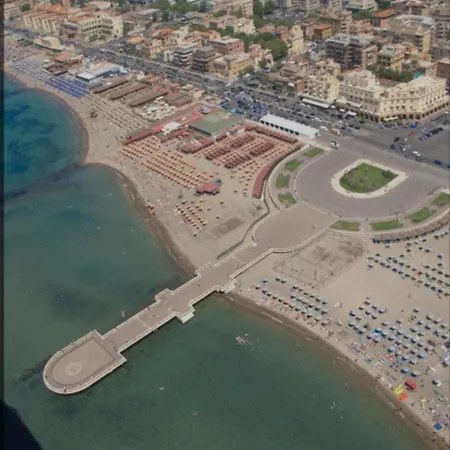 Attico Granelli Di Sabbia Apartment Lido di Ostia